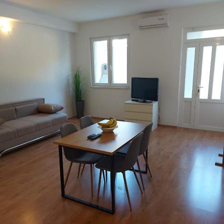 Apartments Neva Makarska Exterior foto