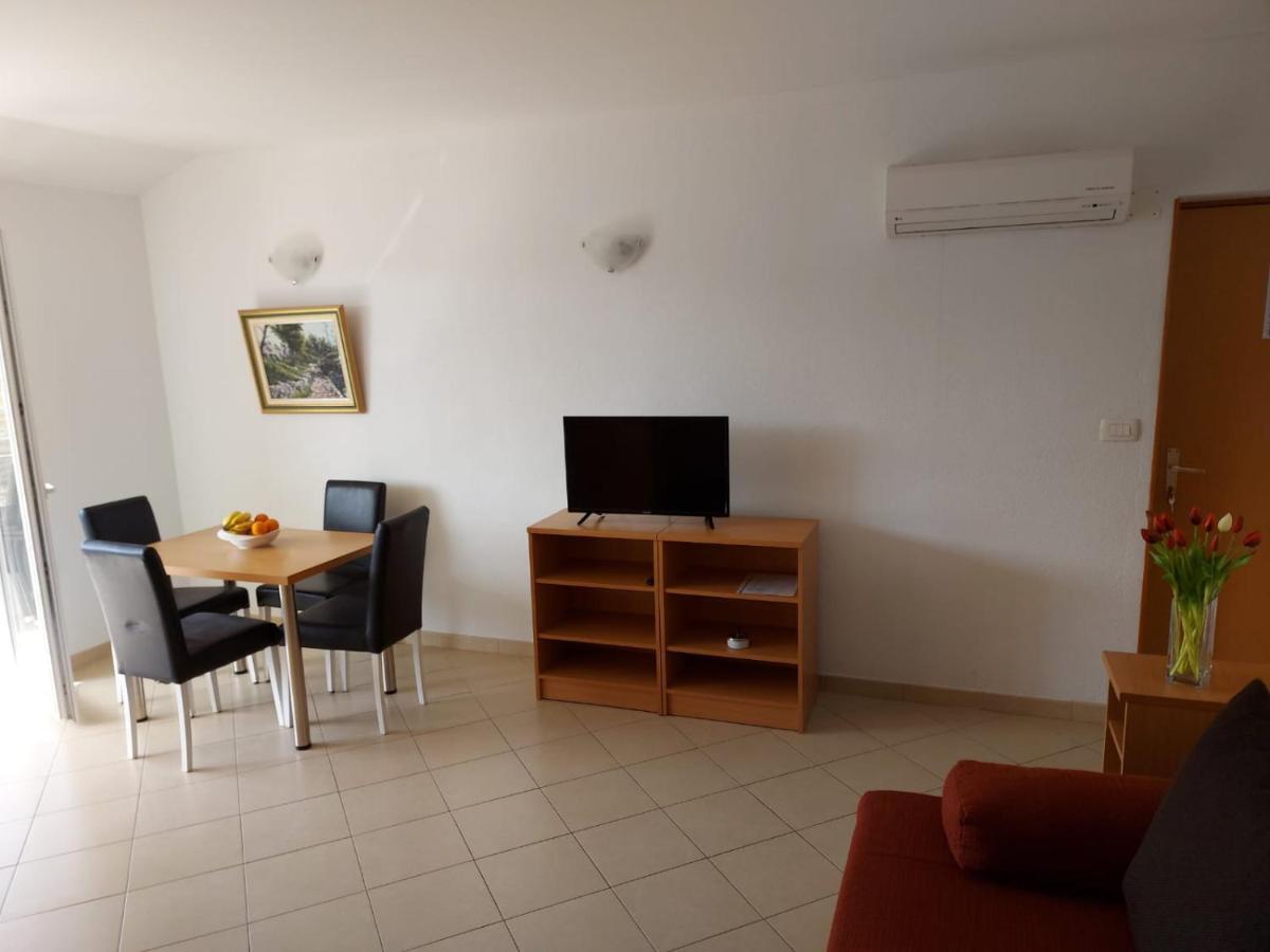 Apartments Neva Makarska Exterior foto
