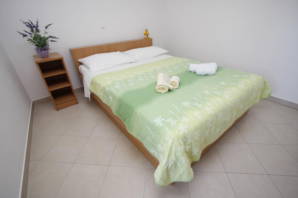 Apartments Neva Makarska Quarto foto