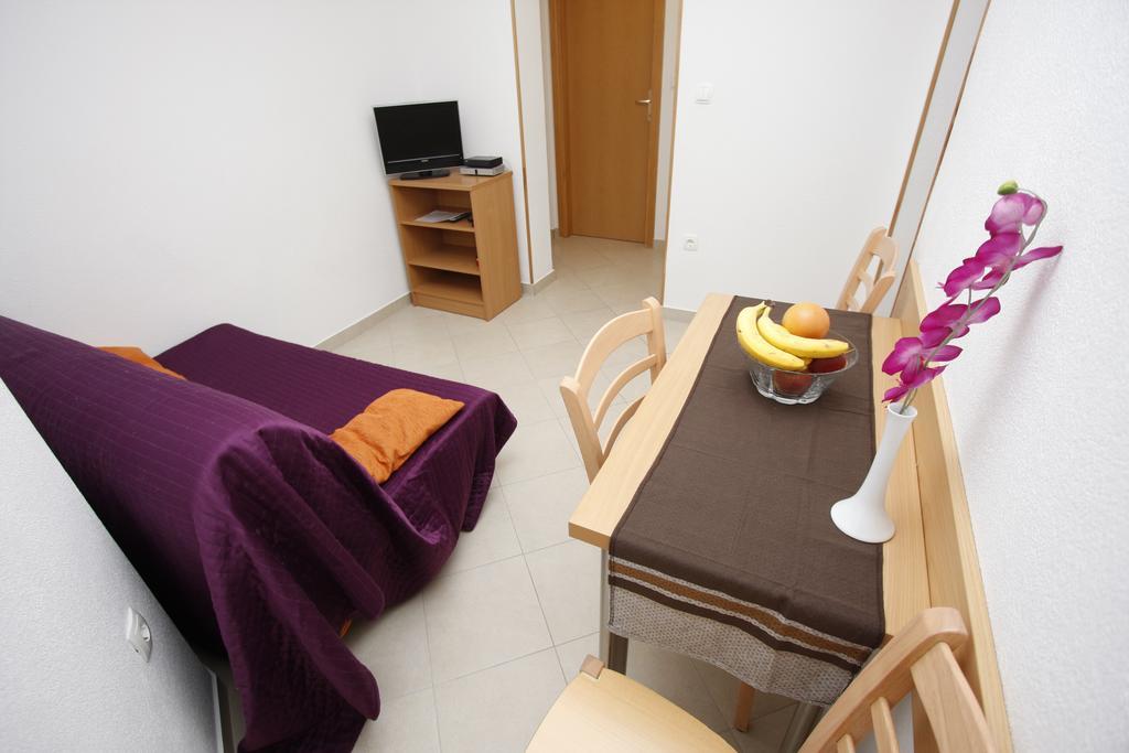 Apartments Neva Makarska Quarto foto