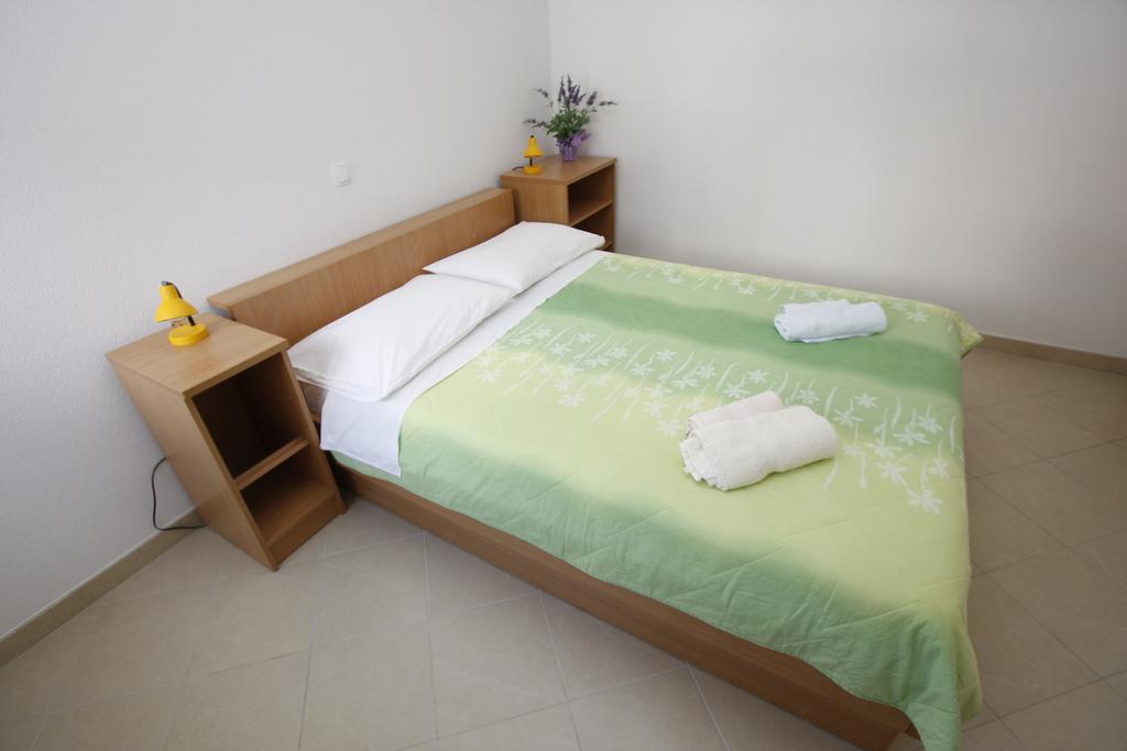 Apartments Neva Makarska Quarto foto