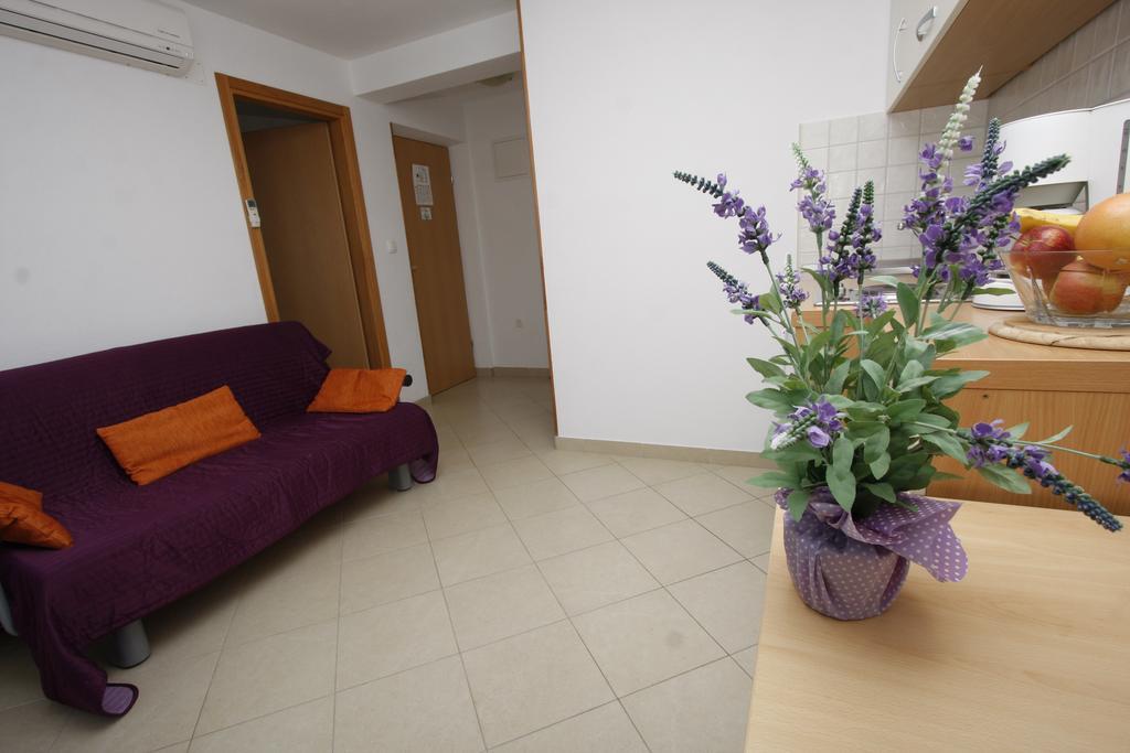 Apartments Neva Makarska Quarto foto